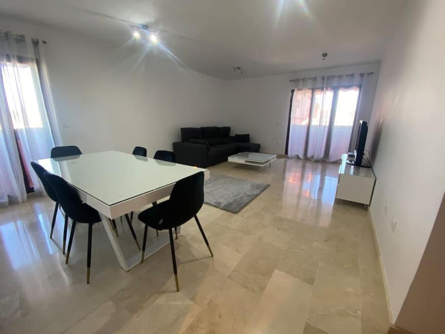 Central Estepona 3 Bed Apt With Pool And Parking Εξωτερικό φωτογραφία