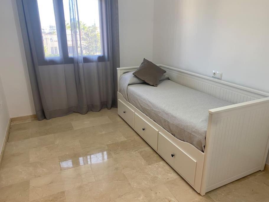 Central Estepona 3 Bed Apt With Pool And Parking Εξωτερικό φωτογραφία