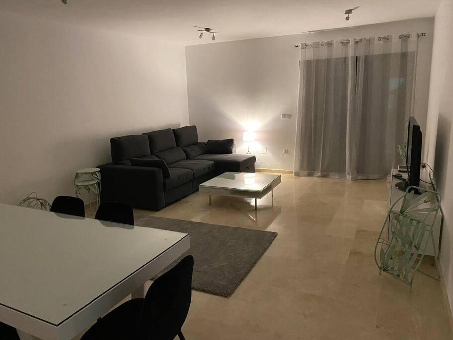 Central Estepona 3 Bed Apt With Pool And Parking Εξωτερικό φωτογραφία