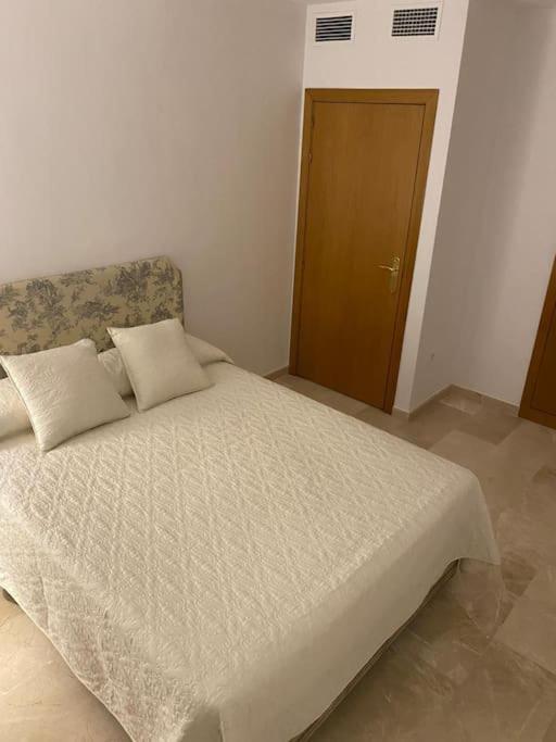 Central Estepona 3 Bed Apt With Pool And Parking Εξωτερικό φωτογραφία